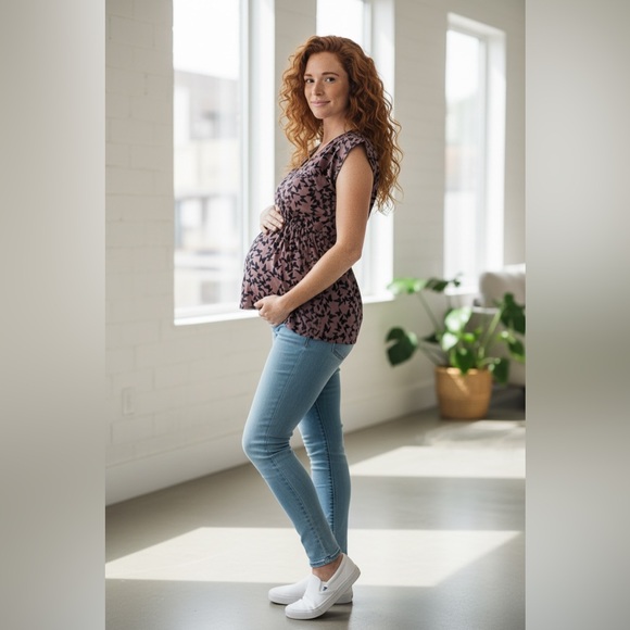 Motherhood Maternity Tops - Motherhood Maternity women's blouse brown short sleeve